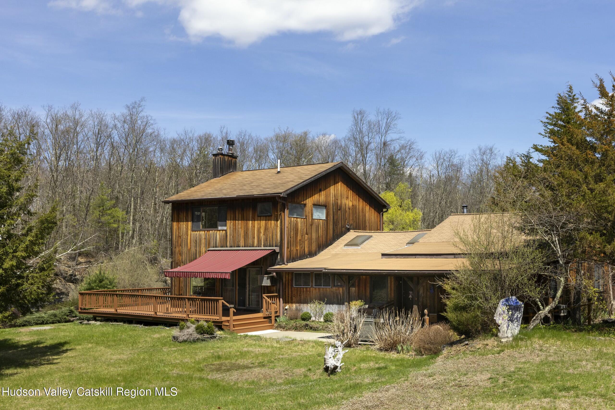 Kingston, New York 12401, United States, 3 Bedrooms Bedrooms, ,2 BathroomsBathrooms,Residential,Pending,121395