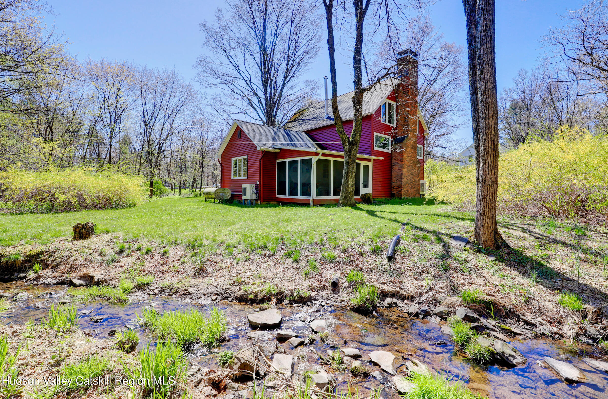 Woodstock, New York 12498, United States, 3 Bedrooms Bedrooms, ,2 BathroomsBathrooms,Residential,Pending,119778