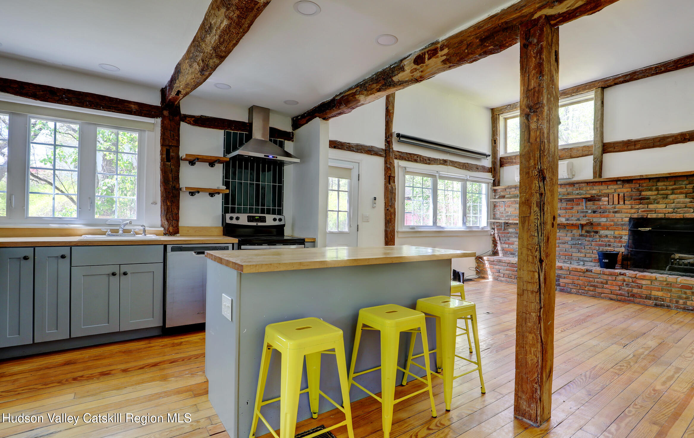 Woodstock, New York 12498, United States, 3 Bedrooms Bedrooms, ,2 BathroomsBathrooms,Residential,Pending,119778