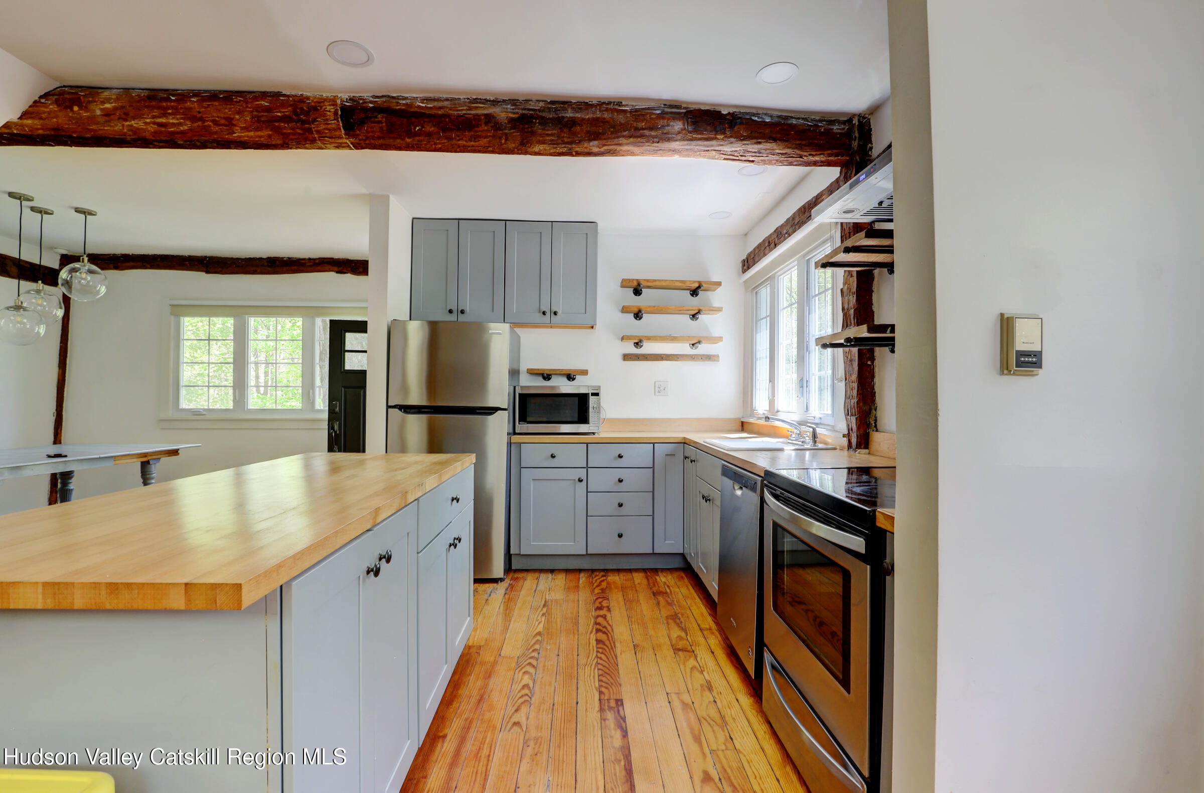 Woodstock, New York 12498, United States, 3 Bedrooms Bedrooms, ,2 BathroomsBathrooms,Residential,Pending,119778