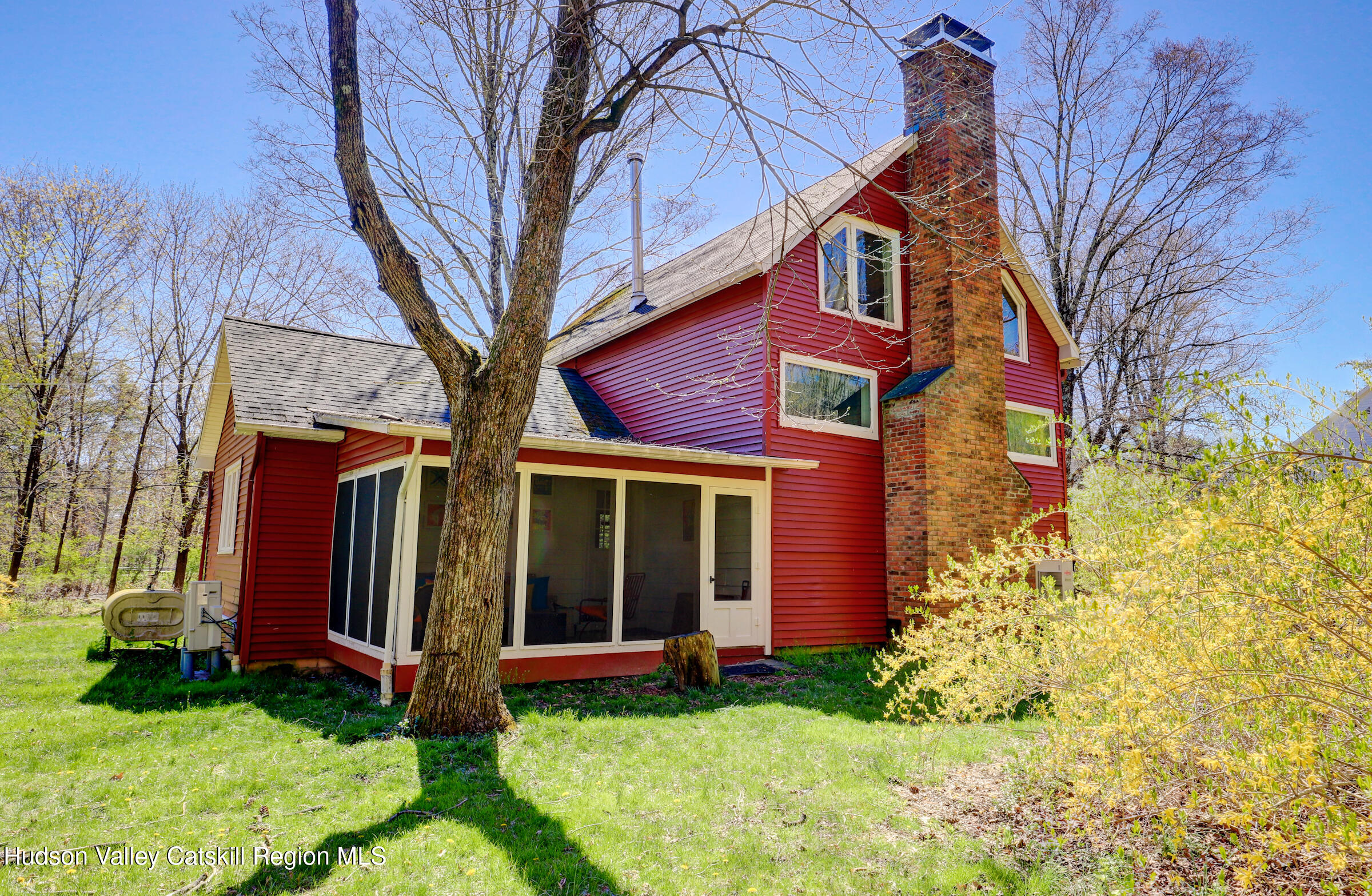 Woodstock, New York 12498, United States, 3 Bedrooms Bedrooms, ,2 BathroomsBathrooms,Residential,Pending,119778