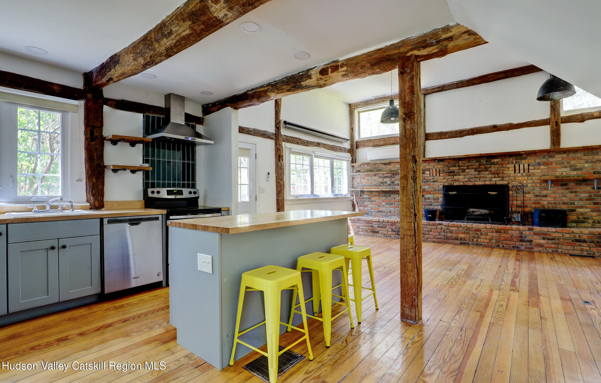 Woodstock, New York 12498, United States, 3 Bedrooms Bedrooms, ,2 BathroomsBathrooms,Residential,Pending,119778