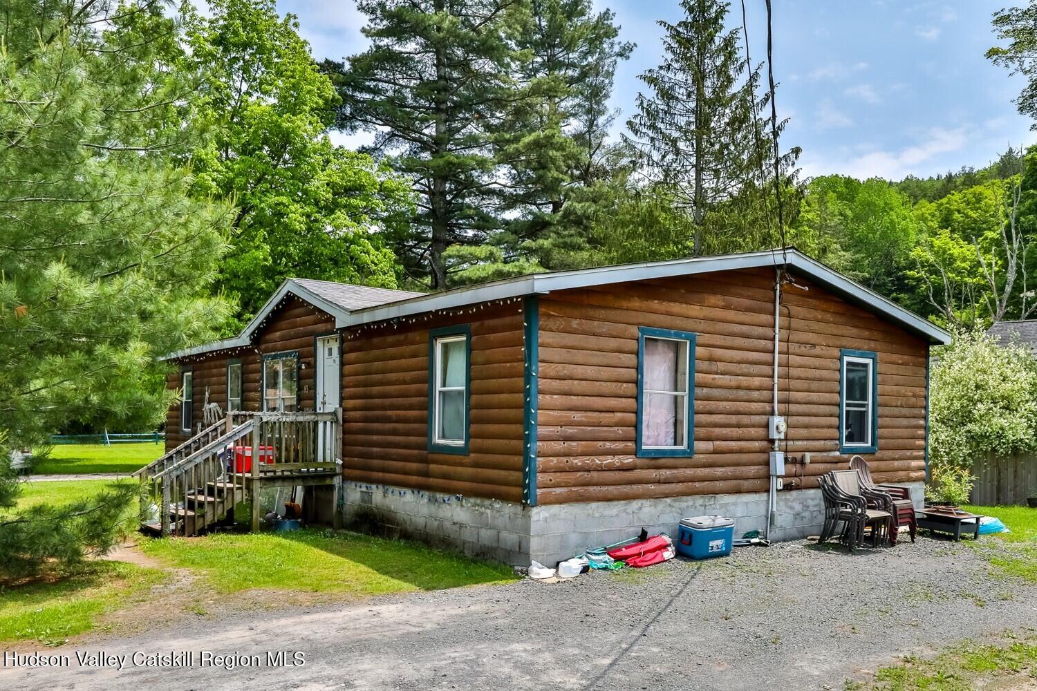 93 Spruce Street, Tannersville, New York - 3 Bedrooms  
2 Bathrooms  
8 Rooms - 