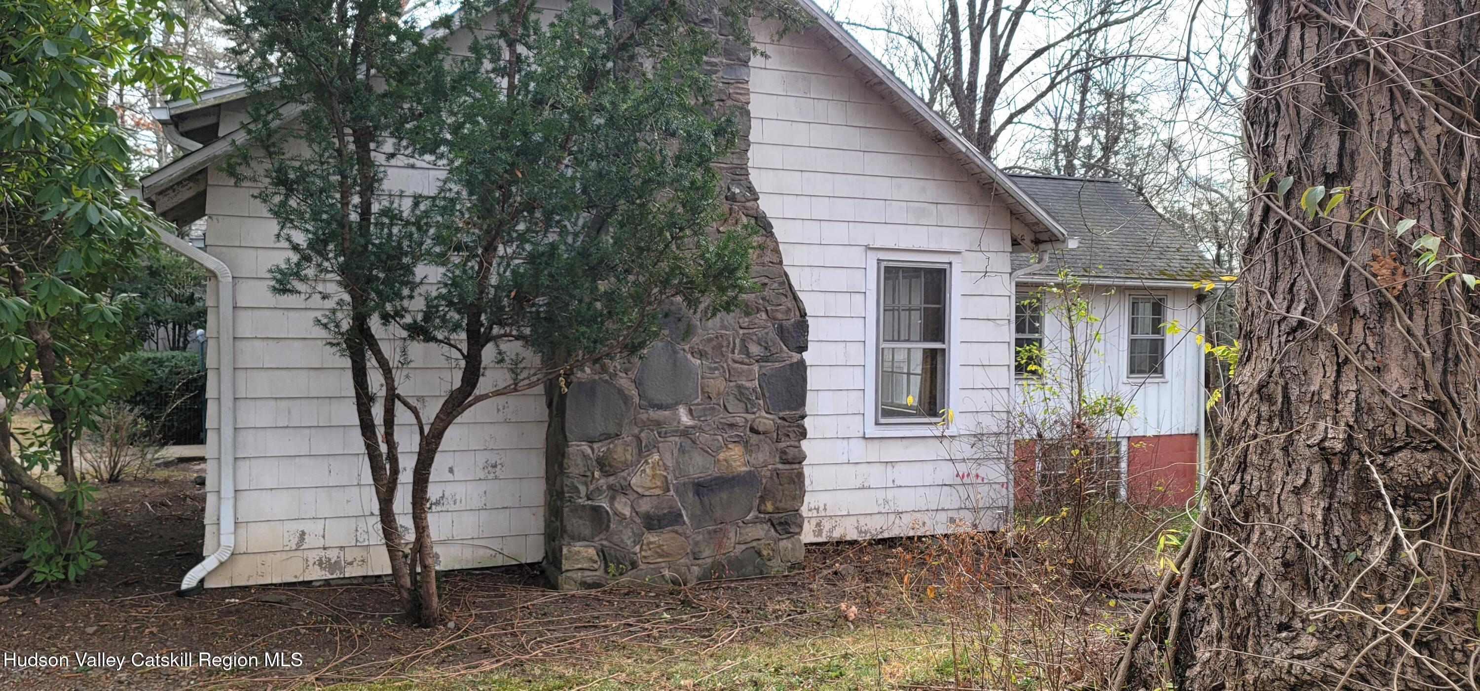 Woodstock, New York 12498, United States, 2 Bedrooms Bedrooms, ,2 BathroomsBathrooms,Residential,Pending,29485