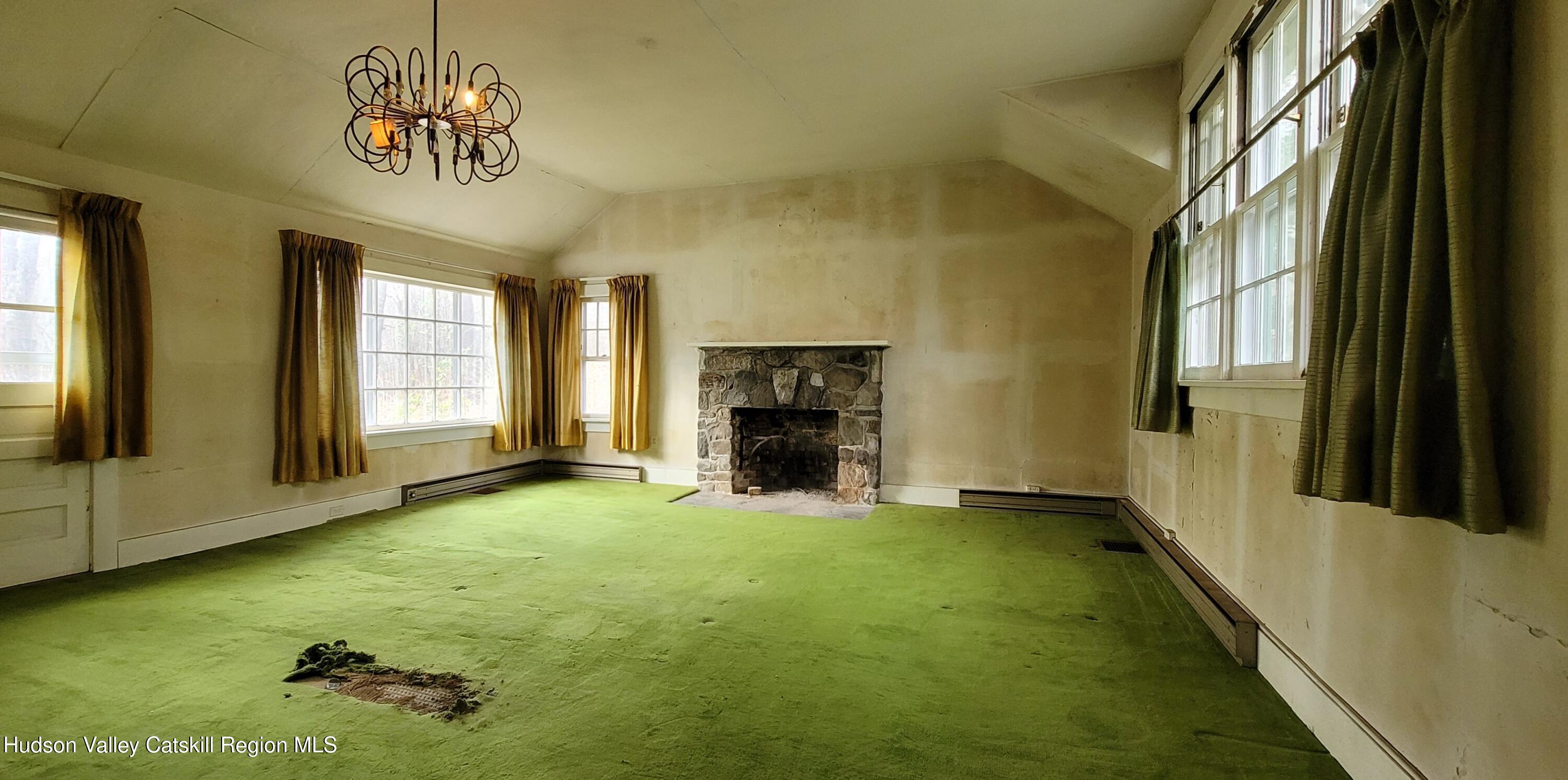 Woodstock, New York 12498, United States, 2 Bedrooms Bedrooms, ,2 BathroomsBathrooms,Residential,Pending,29485