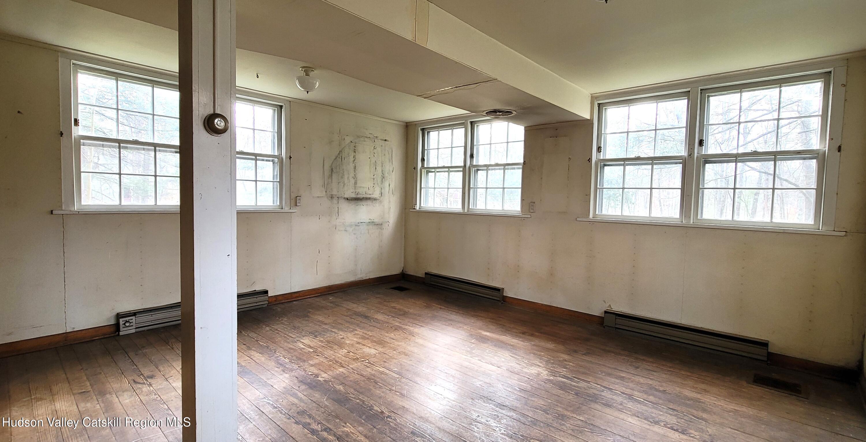 Woodstock, New York 12498, United States, 2 Bedrooms Bedrooms, ,2 BathroomsBathrooms,Residential,Pending,29485