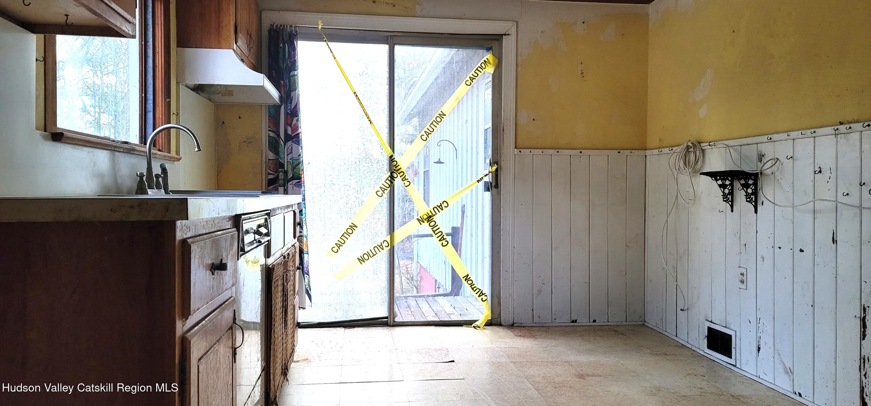 Woodstock, New York 12498, United States, 2 Bedrooms Bedrooms, ,2 BathroomsBathrooms,Residential,Pending,29485