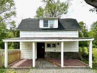 49 Rock City Road Road, Woodstock, New York - 1 Bedrooms  
1 Bathrooms - 
