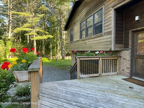 Homes For Rent - 10 Purdy Hollow Road<br/> Woodstock, NY 12498