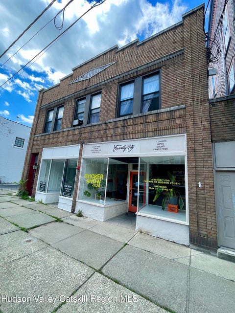 Apartment For Rent - 725 Warren Street #3<br/> Columbia County, Hudson, NY 12534