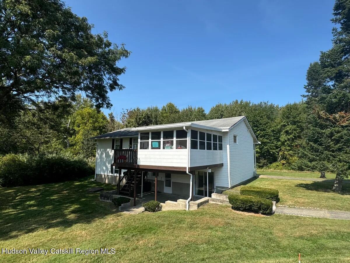 Rental Property at 249 State Route 32 1, New Paltz, New York - Bedrooms: 3 
Bathrooms: 1  - $2,600 MO.