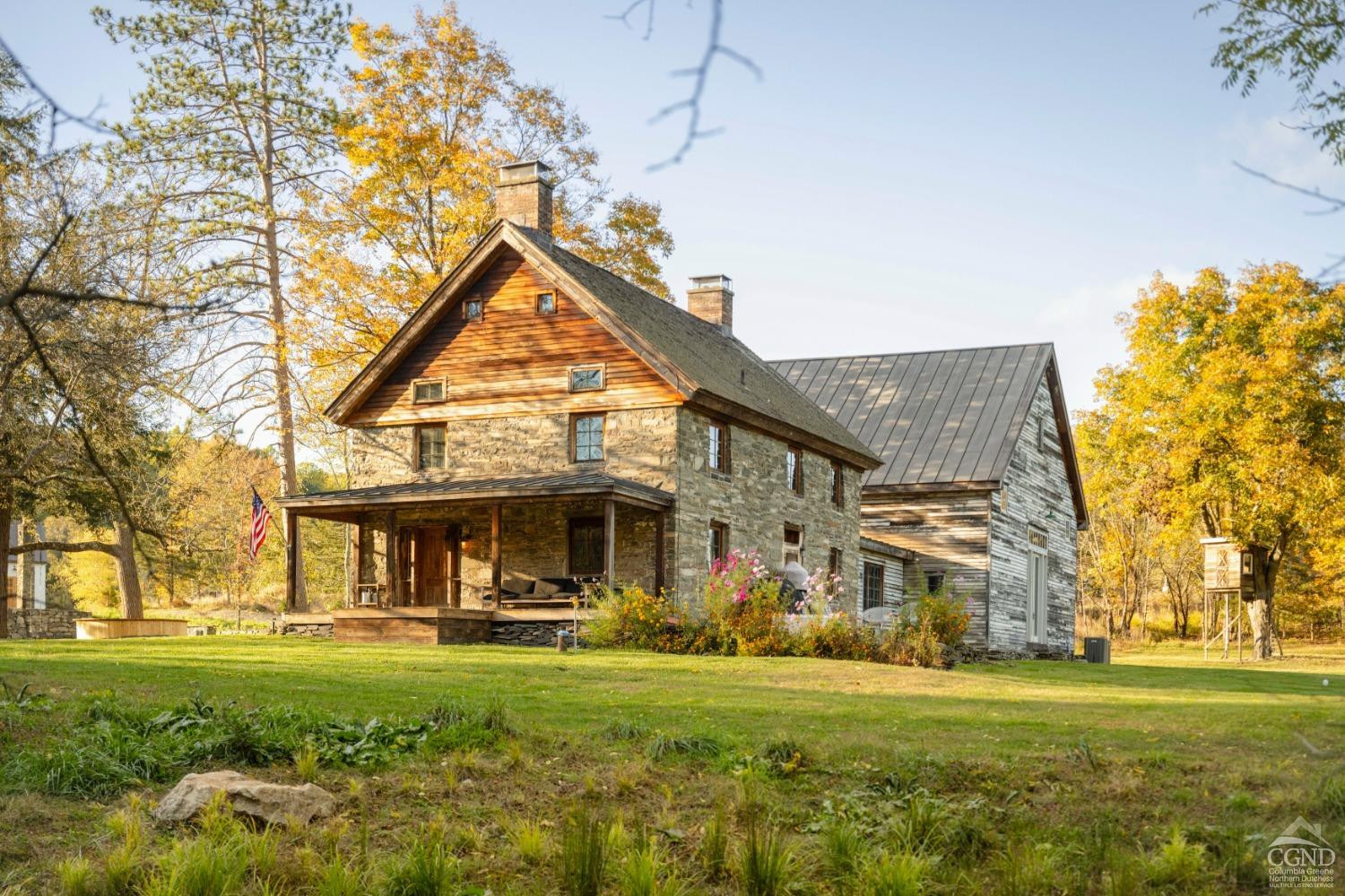 Rental Property at 40 Hellbrook Lane, Ulster Park, New York - Bedrooms: 6 
Bathrooms: 4 
Rooms: 20  - $38,000 MO.