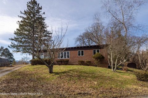 Photo of 129 W Camp Church Road, Saugerties, NY 12477 (MLS # 20261023)