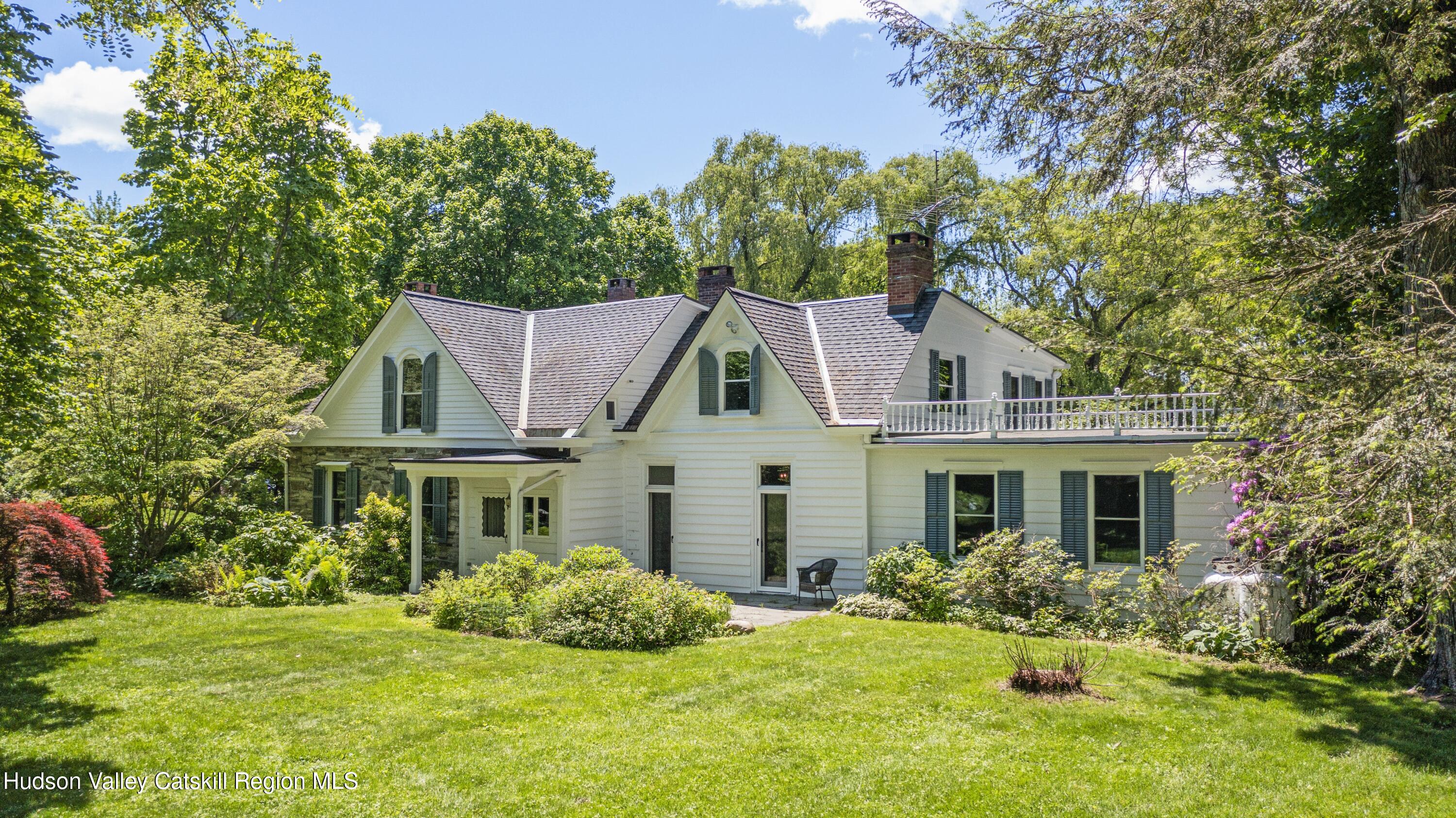202 Buckwheat Bridge Road Rd, Germantown, New York - 4 Bedrooms  
3 Bathrooms  
13 Rooms - 