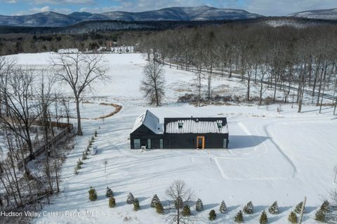 Photo of 3 Schoolhouse Road, Saugerties, NY 12477 (MLS # 20256032)