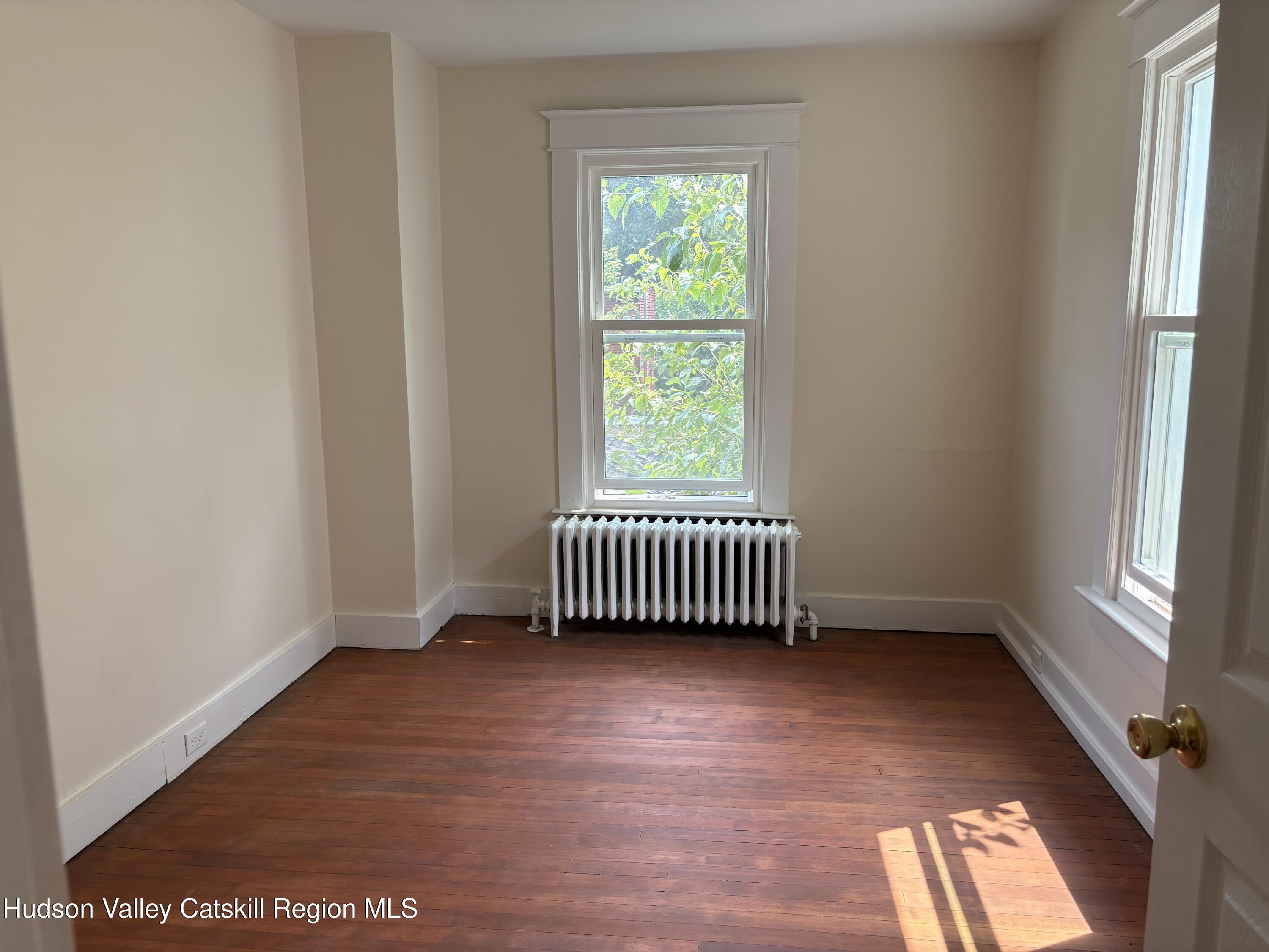 Kingston, New York 12401, United States, 1 Bedroom Bedrooms, ,1 BathroomBathrooms,Residential,Active,186632