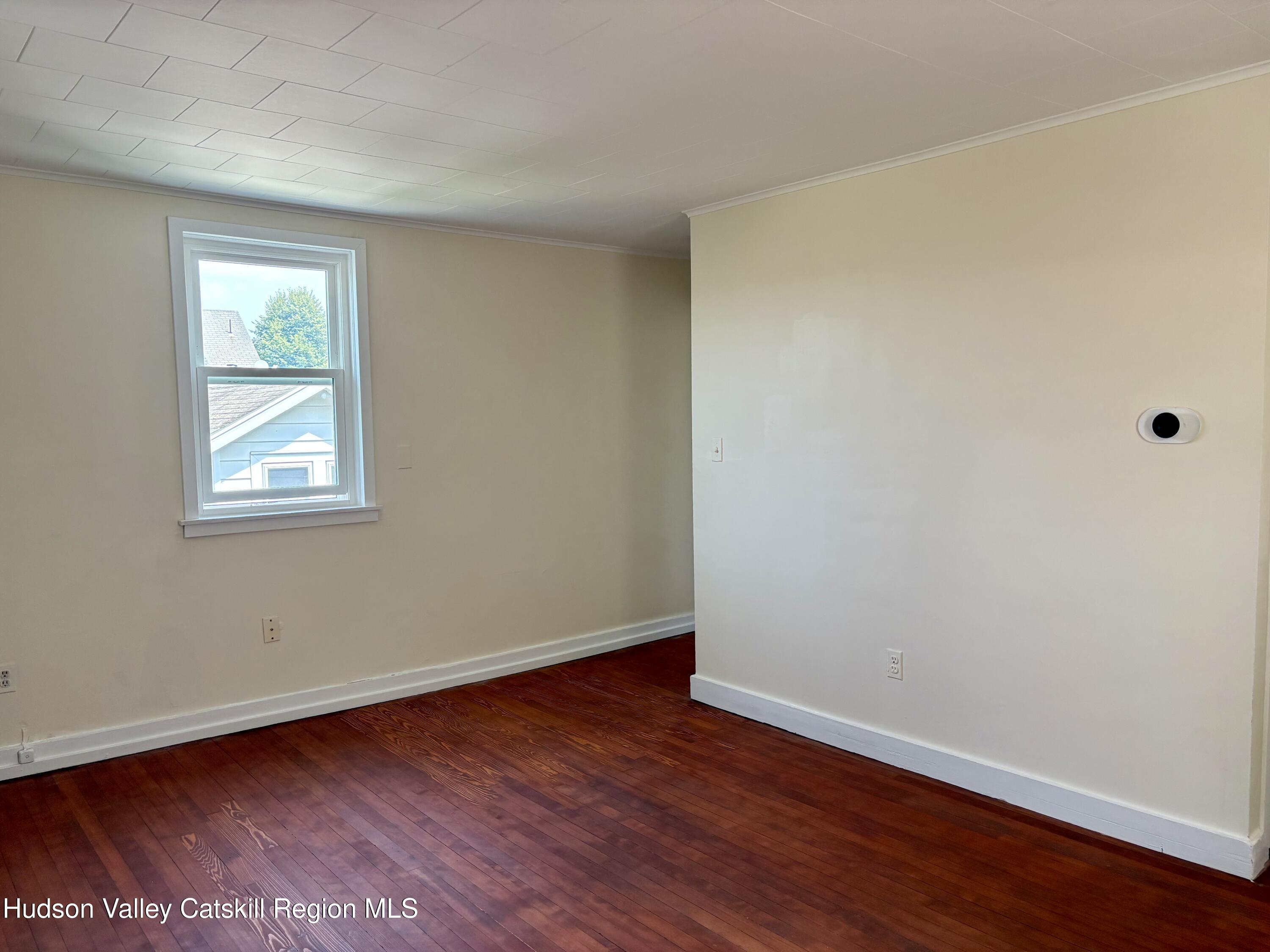 Kingston, New York 12401, United States, 1 Bedroom Bedrooms, ,1 BathroomBathrooms,Residential,Active,186632