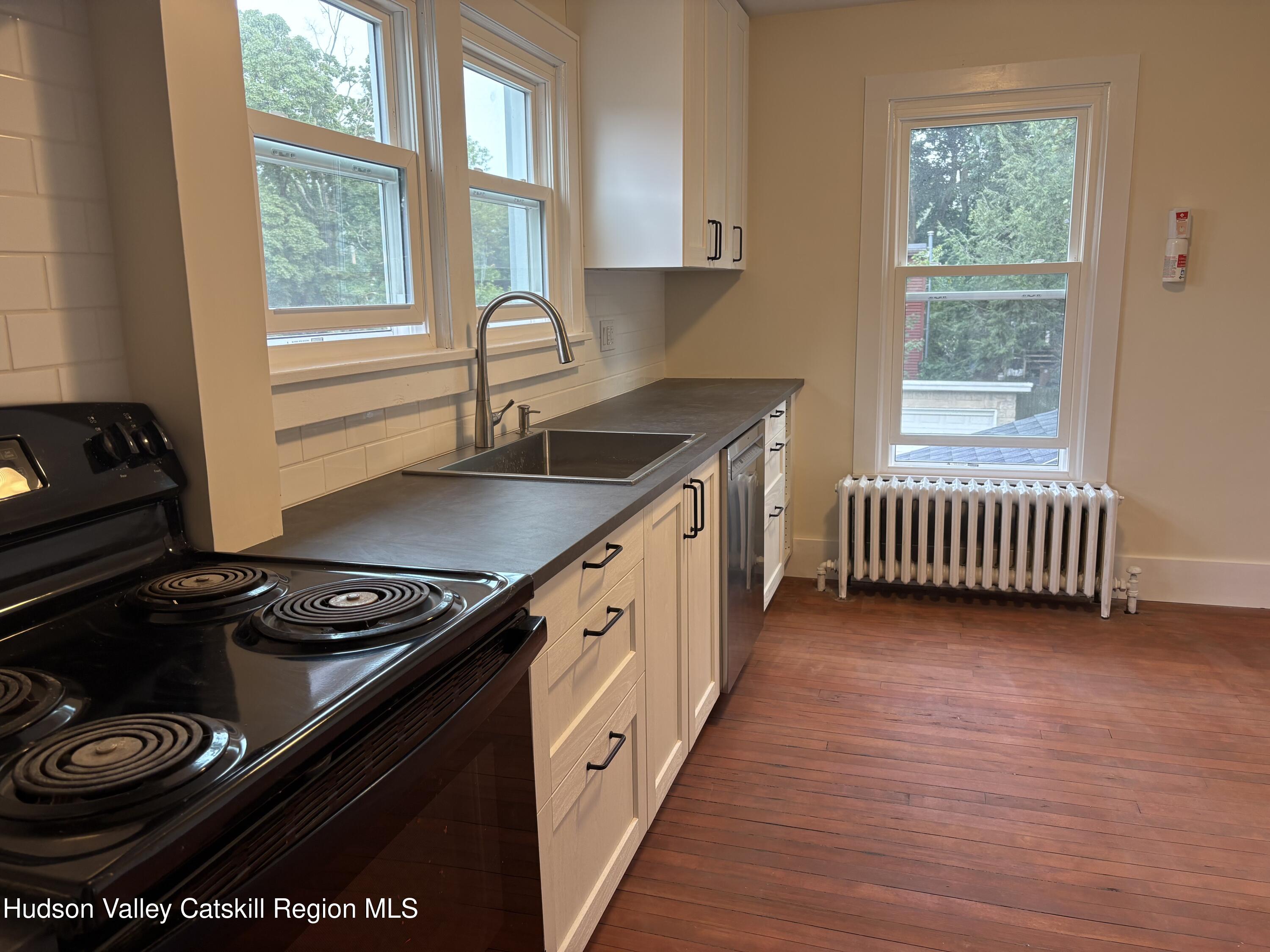 Kingston, New York 12401, United States, 1 Bedroom Bedrooms, ,1 BathroomBathrooms,Residential,Active,186632