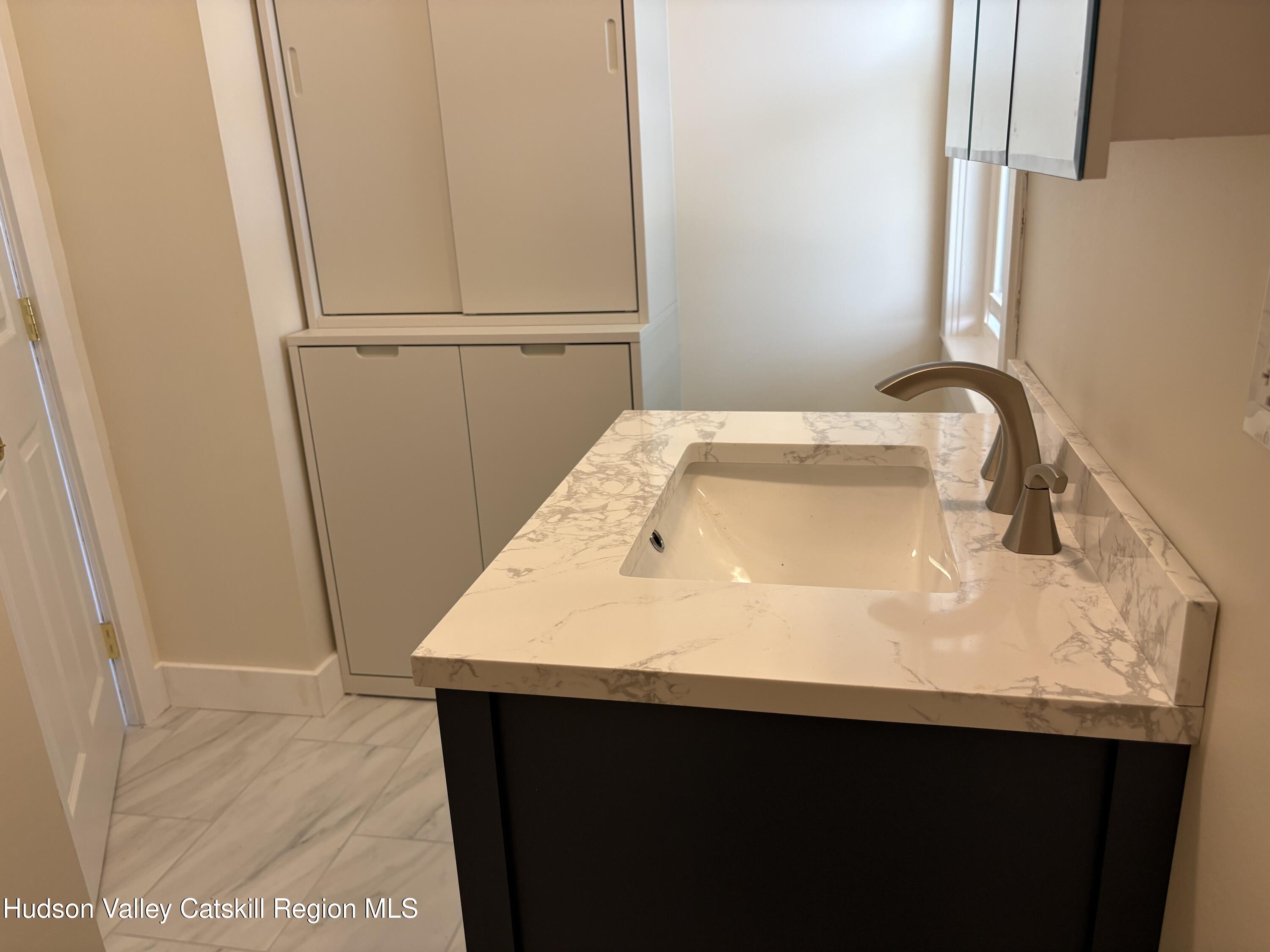 Kingston, New York 12401, United States, 1 Bedroom Bedrooms, ,1 BathroomBathrooms,Residential,Active,186632