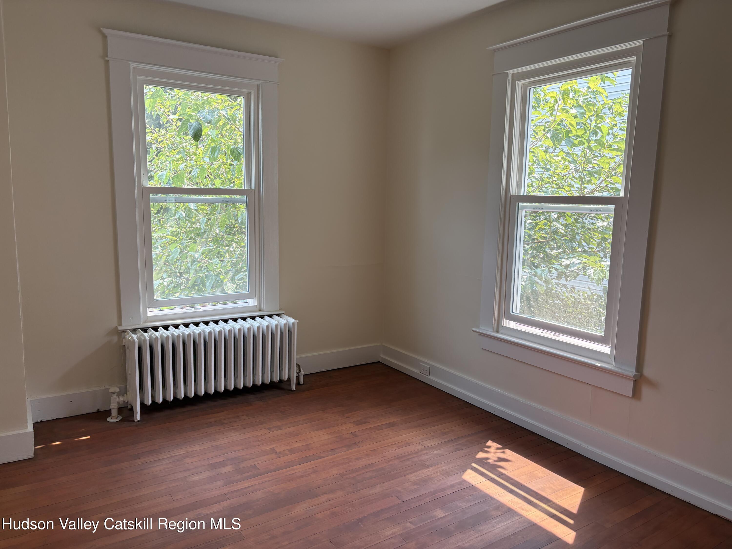 Kingston, New York 12401, United States, 1 Bedroom Bedrooms, ,1 BathroomBathrooms,Residential,Active,186632
