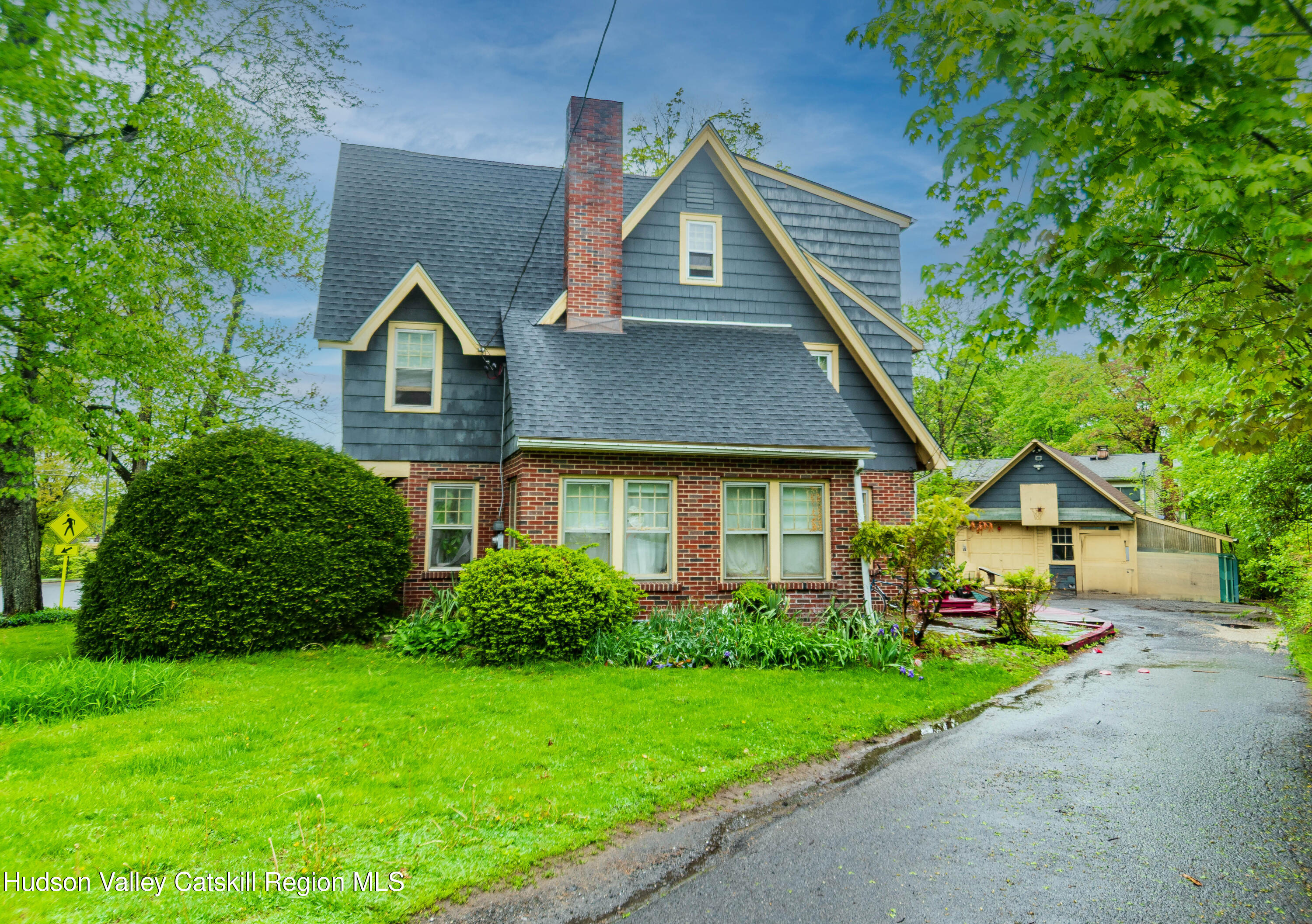 Rental Property at 38 Plattekill Avenue Avenue, New Paltz, New York - Bedrooms: 2 
Bathrooms: 1 
Rooms: 3  - $2,500 MO.