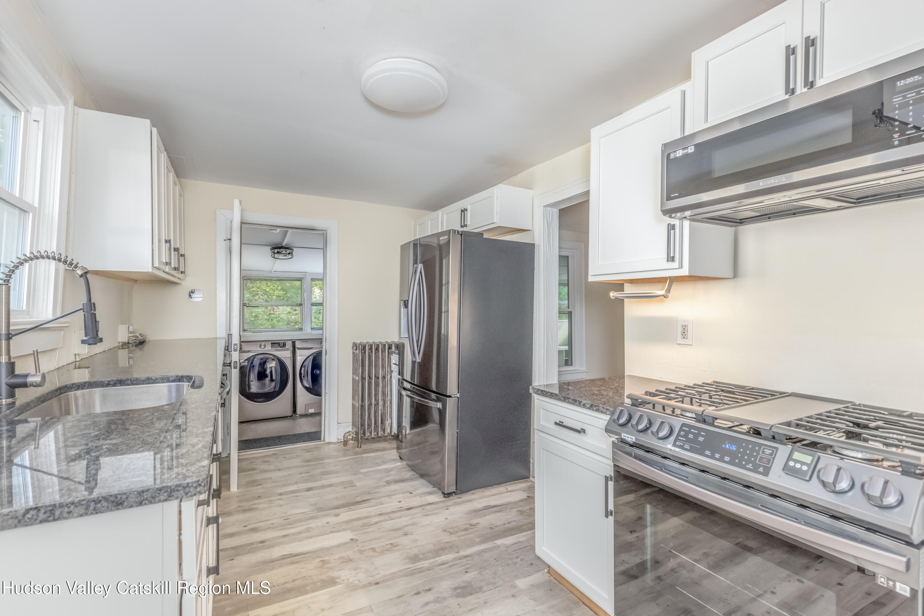 Kingston, New York 12401, United States, 2 Bedrooms Bedrooms, ,2 BathroomsBathrooms,Residential,Active,232388