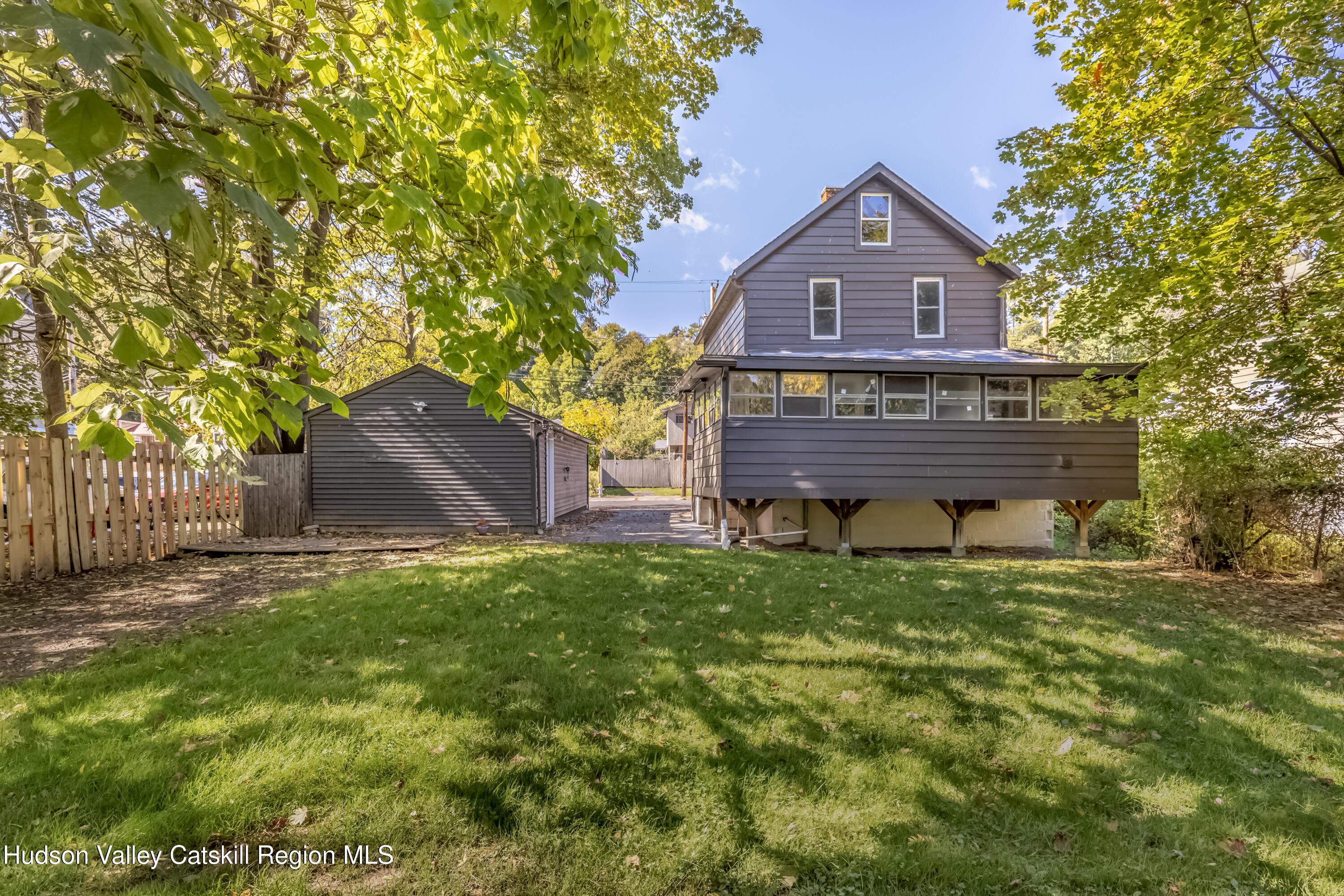 Kingston, New York 12401, United States, 2 Bedrooms Bedrooms, ,2 BathroomsBathrooms,Residential,Active,232388