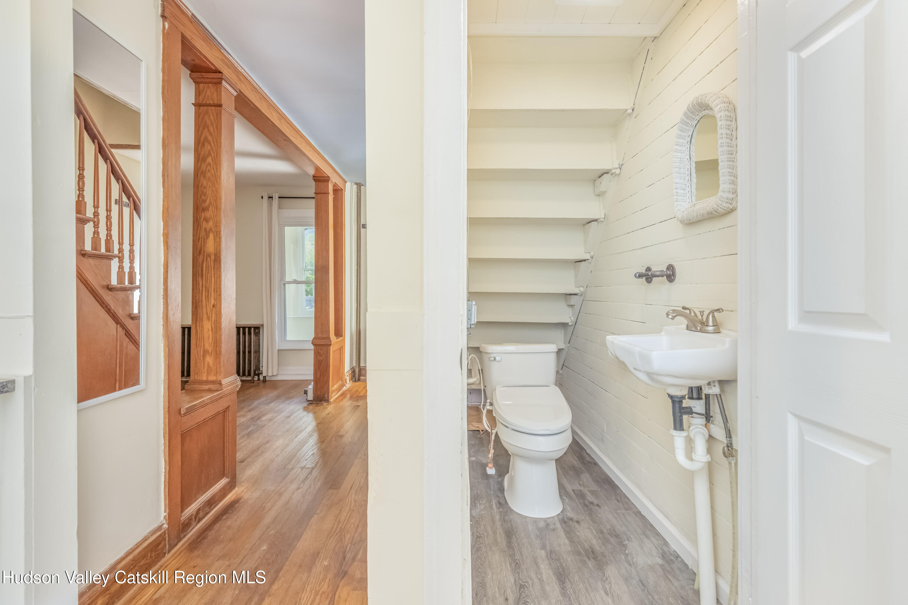 Kingston, New York 12401, United States, 2 Bedrooms Bedrooms, ,2 BathroomsBathrooms,Residential,Active,232388