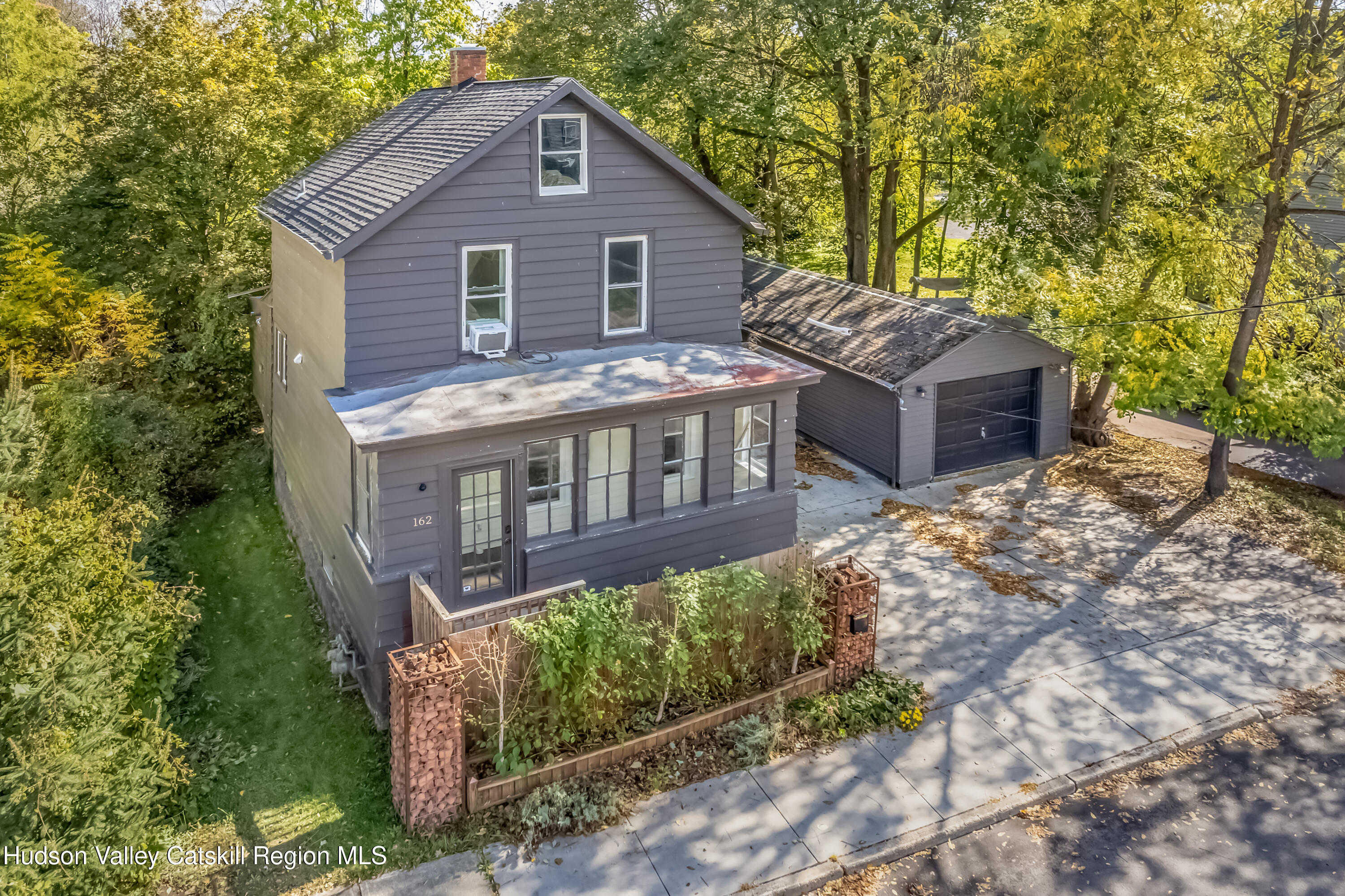 Kingston, New York 12401, United States, 2 Bedrooms Bedrooms, ,2 BathroomsBathrooms,Residential,Active,232388