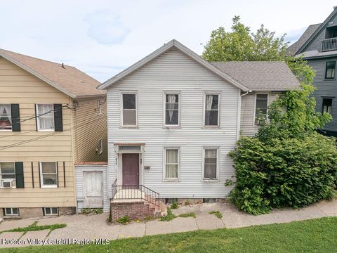 Multifamily For Sale - 854 Columbia Street<br/> Hudson, NY 12534