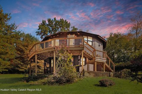 Photo of 286 Tommy Trail, Athens, NY 12015 (MLS # 20260037)