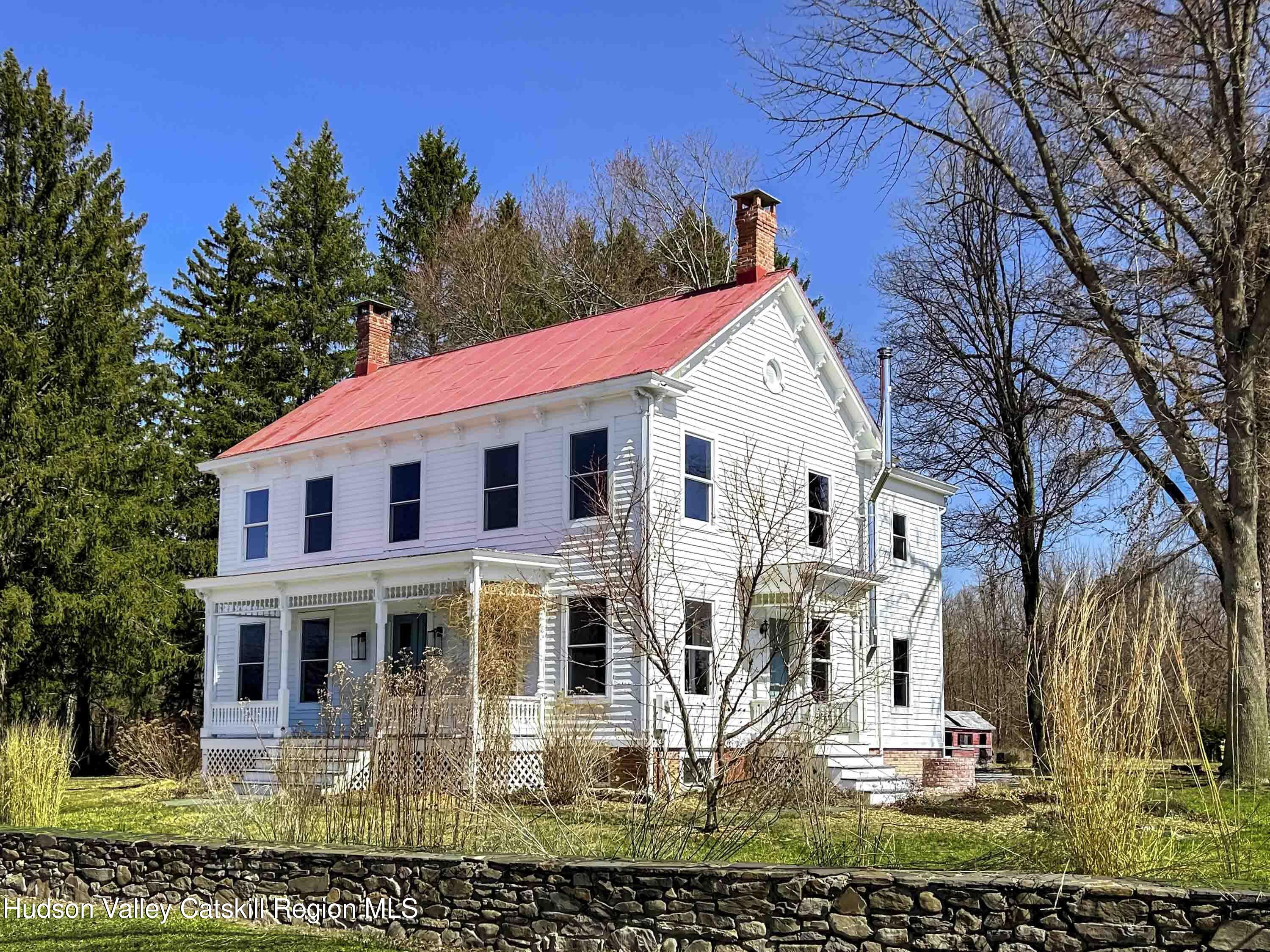 Rental Property at 138 Cr 10, Germantown, New York - Bedrooms: 5 
Bathrooms: 4  - $5,950 MO.