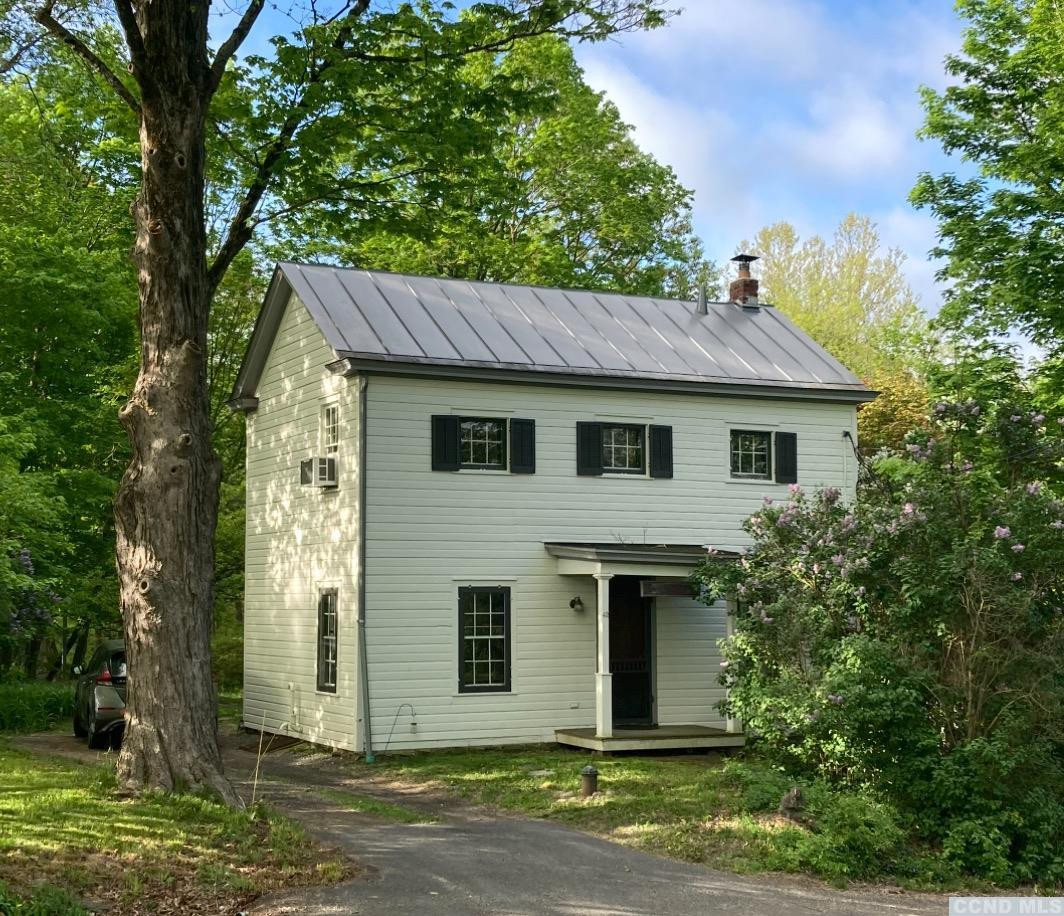 42 Stonybrook Road, Tivoli, New York - 1 Bedrooms  
1 Bathrooms  
5 Rooms - 