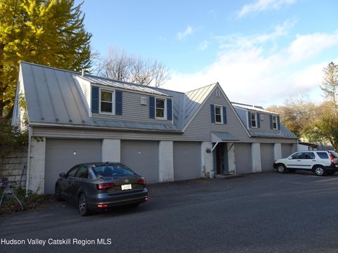 Apartment For Rent - 5 Old Lane Ln #MEWS A<br/> Claverack, NY 12513