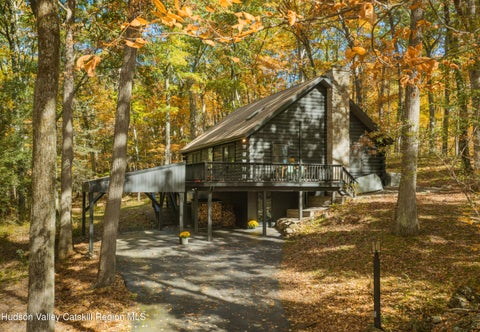 Photo of 9 Huckle Hill Lane, Ravena, NY 12143 (MLS # 20266266)
