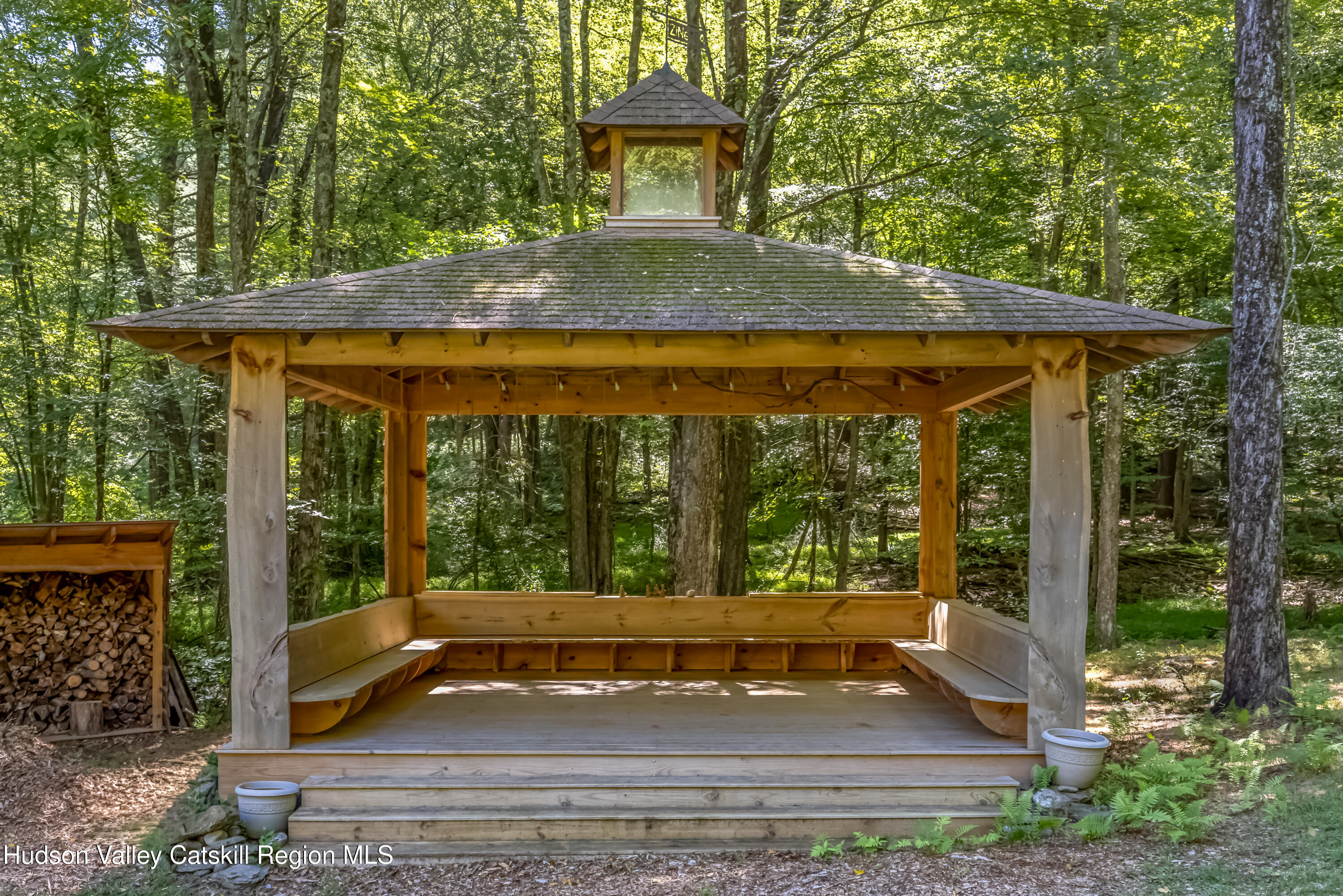 Rhinebeck, New York 12572, United States, 3 Bedrooms Bedrooms, ,2 BathroomsBathrooms,Residential,Active,220731