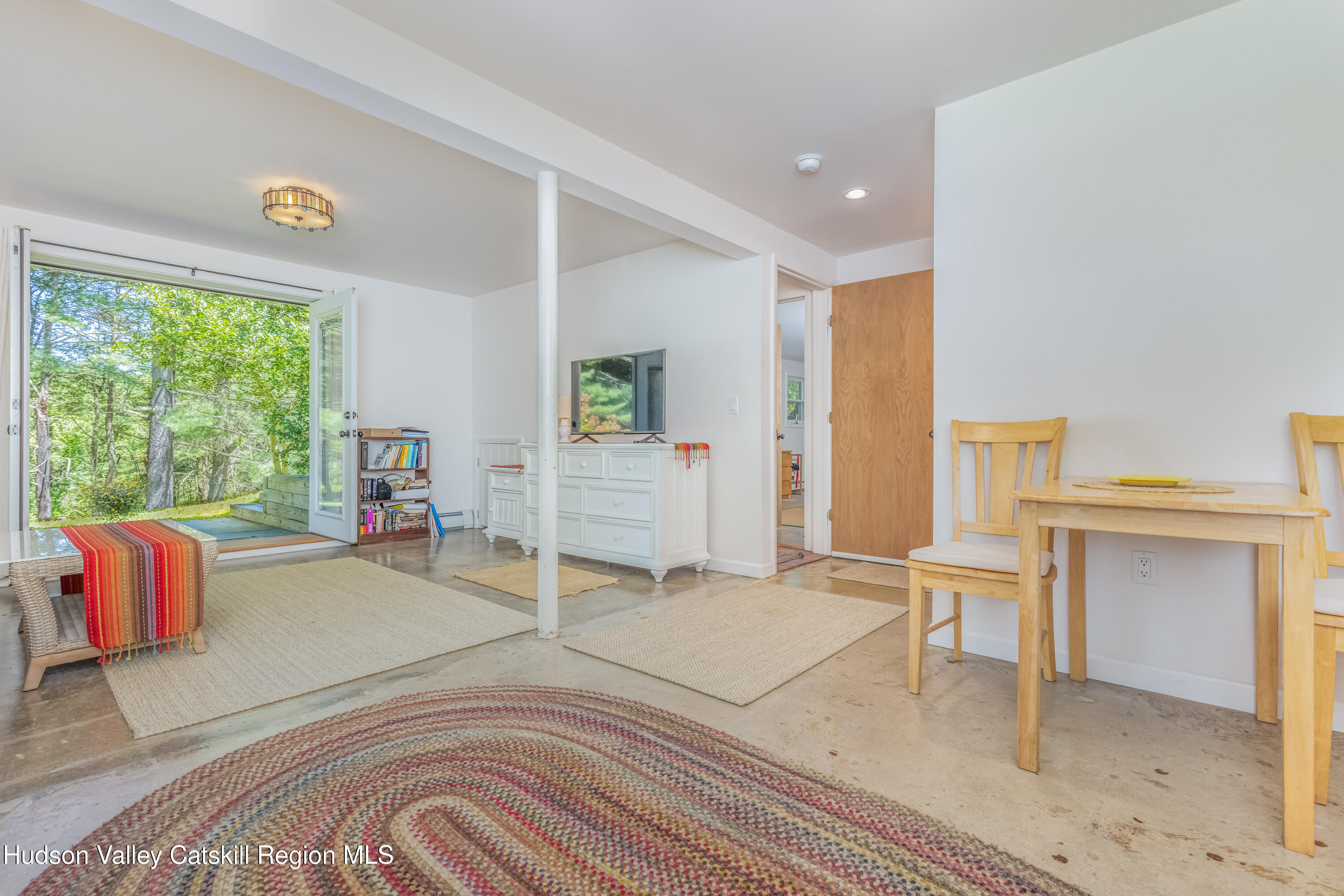 Rhinebeck, New York 12572, United States, 3 Bedrooms Bedrooms, ,2 BathroomsBathrooms,Residential,Active,220731