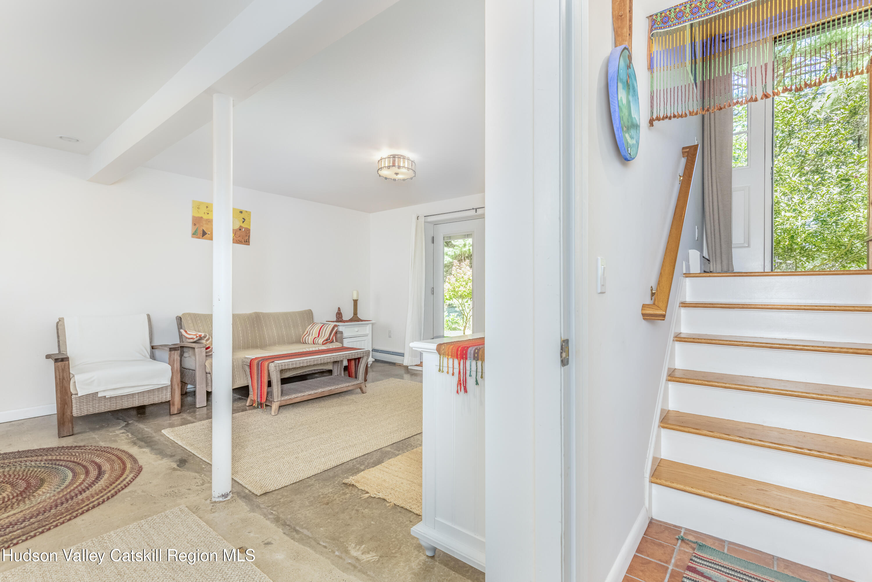 Rhinebeck, New York 12572, United States, 3 Bedrooms Bedrooms, ,2 BathroomsBathrooms,Residential,Active,220731