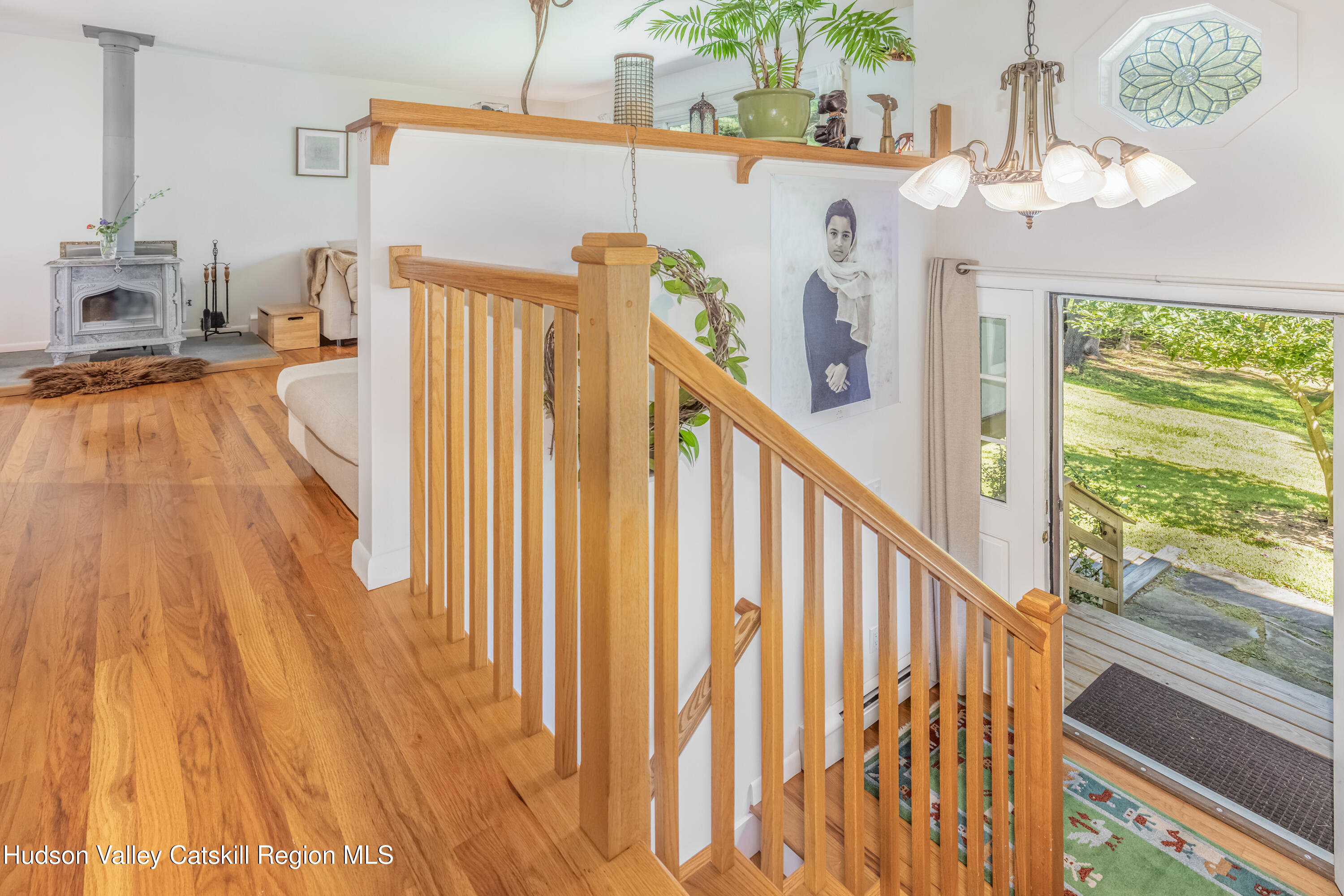 Rhinebeck, New York 12572, United States, 3 Bedrooms Bedrooms, ,2 BathroomsBathrooms,Residential,Active,220731