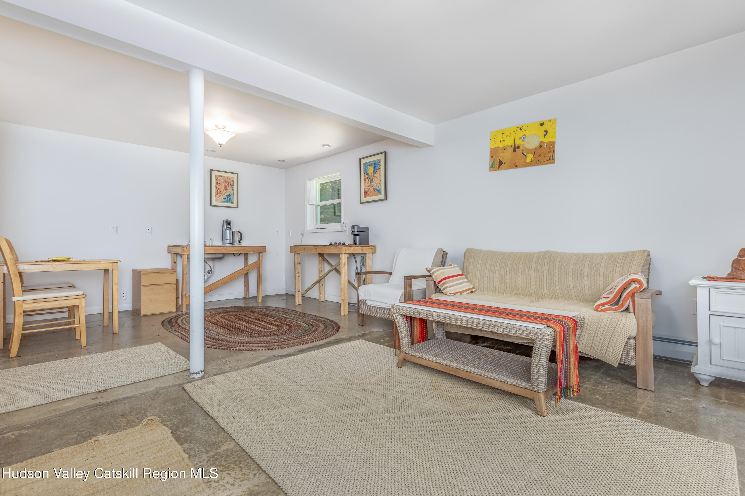 Rhinebeck, New York 12572, United States, 3 Bedrooms Bedrooms, ,2 BathroomsBathrooms,Residential,Active,220731