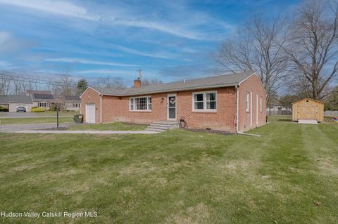 Photo of 5 Mary Avenue, Lake Katrine, NY 12449 (MLS # 20261250)