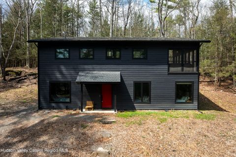 Photo of 1442 Glasco Turnpike, Saugerties, NY 12477 (MLS # 20261636)