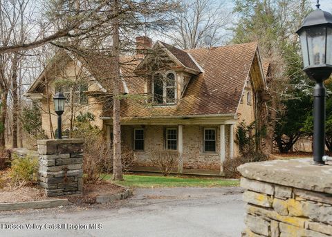 Photo of 7 Ferncliff Drive, Rhinebeck, NY 12572 (MLS # 20261451)