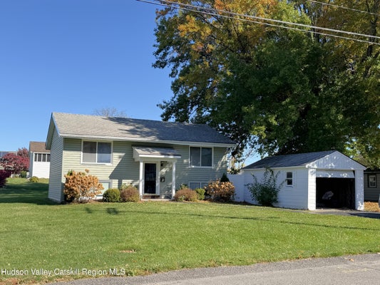 12 CHARLES ST, HUDSON, NY 12534 - Image daebf065e0adda4e15a763fd8d8d5b52/4117238438