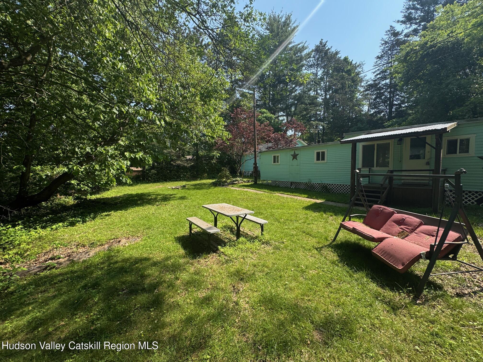 102 Eastern Parkway Parkway, Saugerties, New York - 1 Bedrooms  
1 Bathrooms  
5 Rooms - 