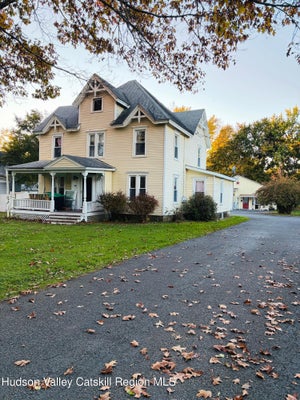 148 HUDSON AVE # 1, CHATHAM, NY 12037 - Image de58ca684d6939f65929d61d7b2ed511/465725859