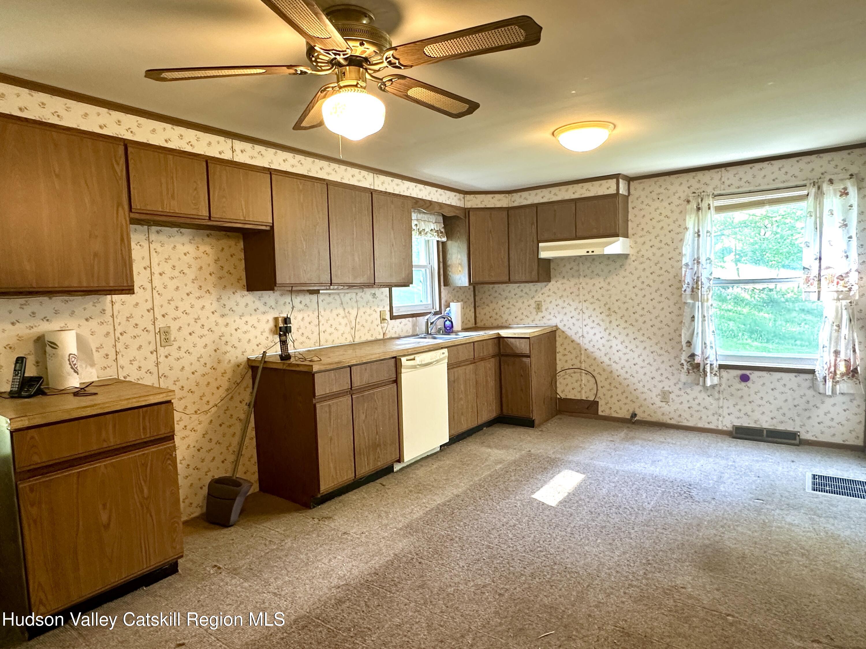 515 Delaware Avenue, Andes, Texas image 10