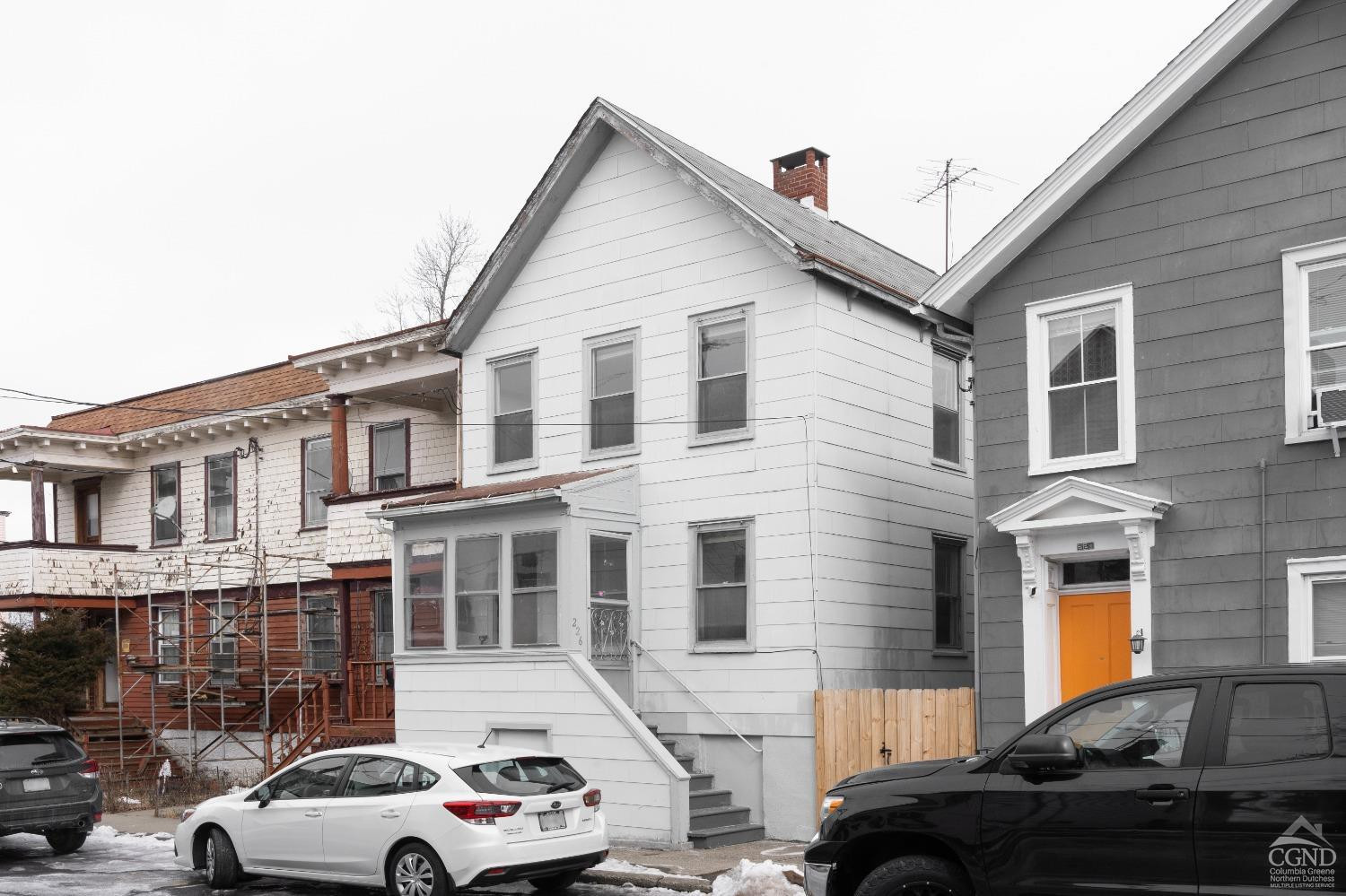 Rental Property at 226 Robinson St, Hudson, New York - Bedrooms: 3 
Bathrooms: 2 
Rooms: 7  - $2,650 MO.