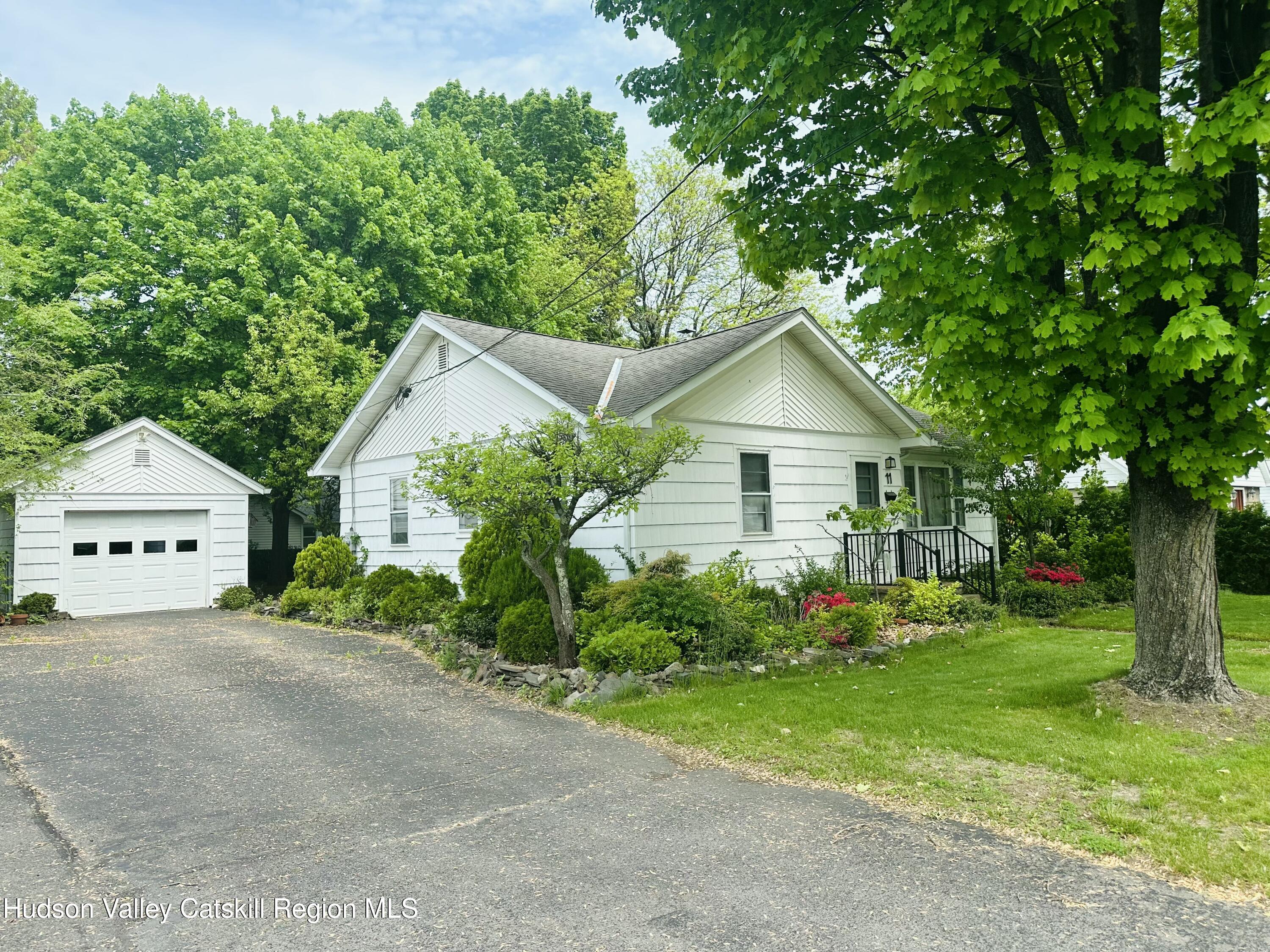 11 S Virginia Avenue, Saugerties, Texas image 3