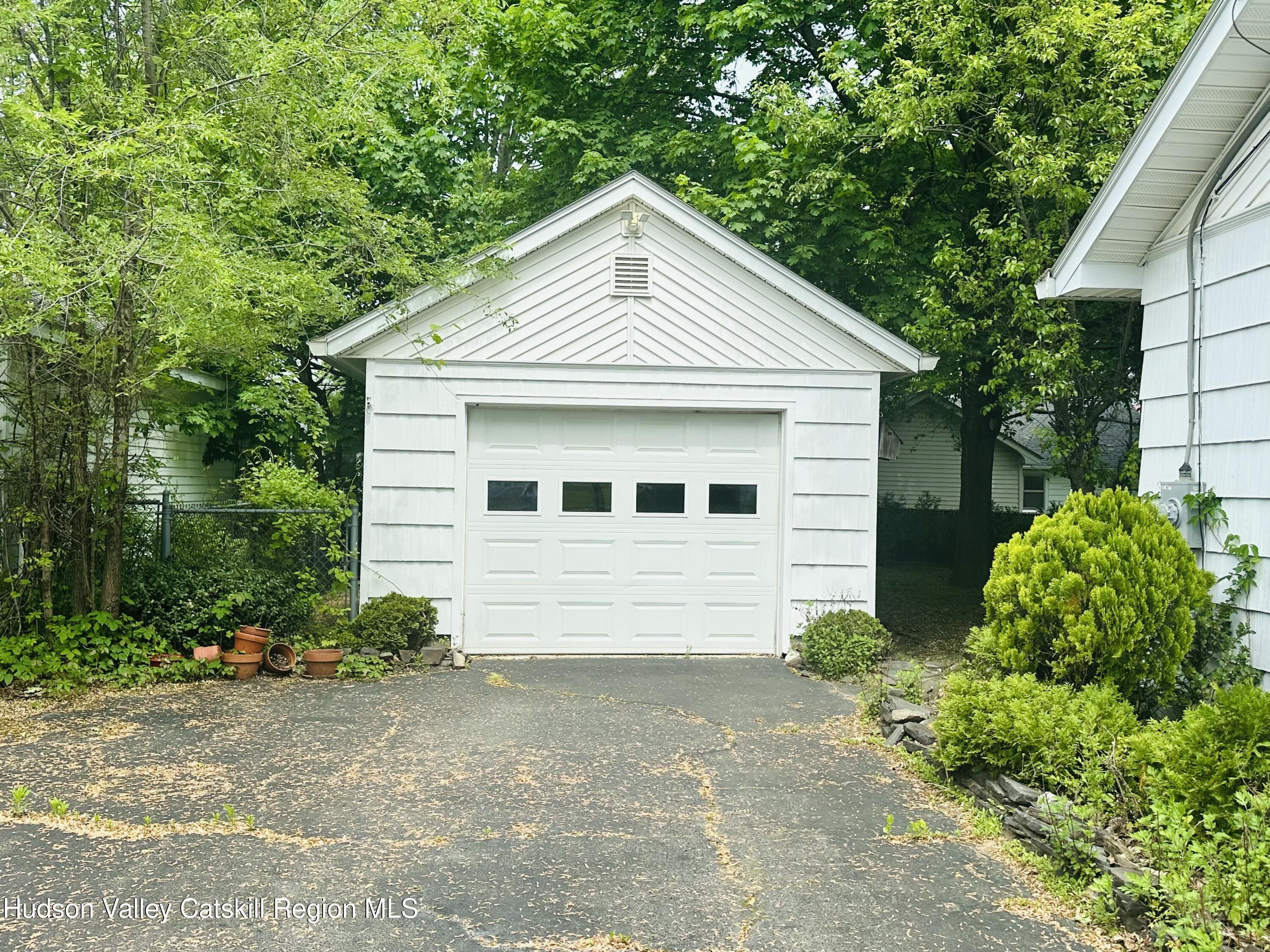 11 S Virginia Avenue, Saugerties, Texas image 5